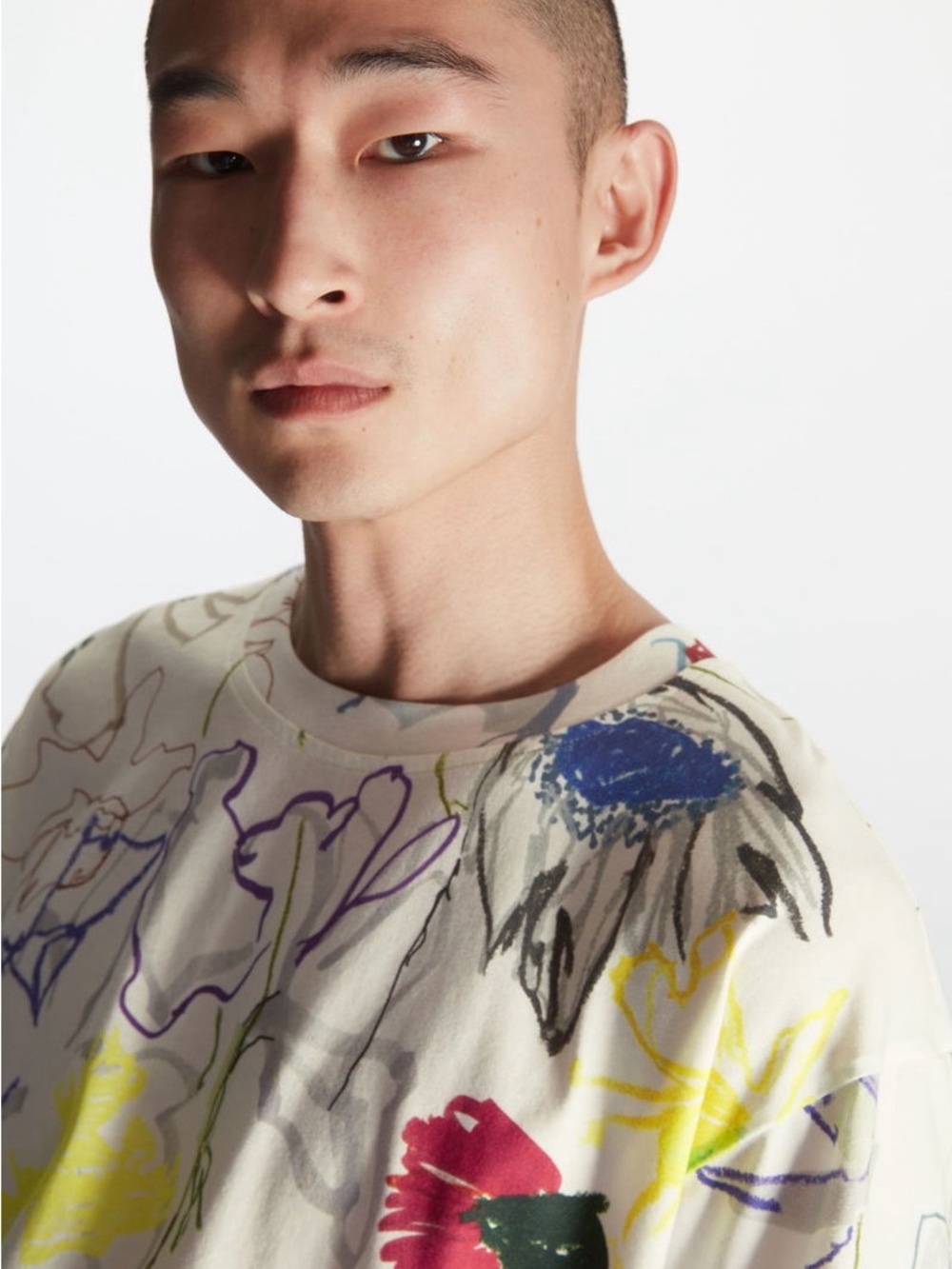 Cos Men's White Floral Graphic Tee